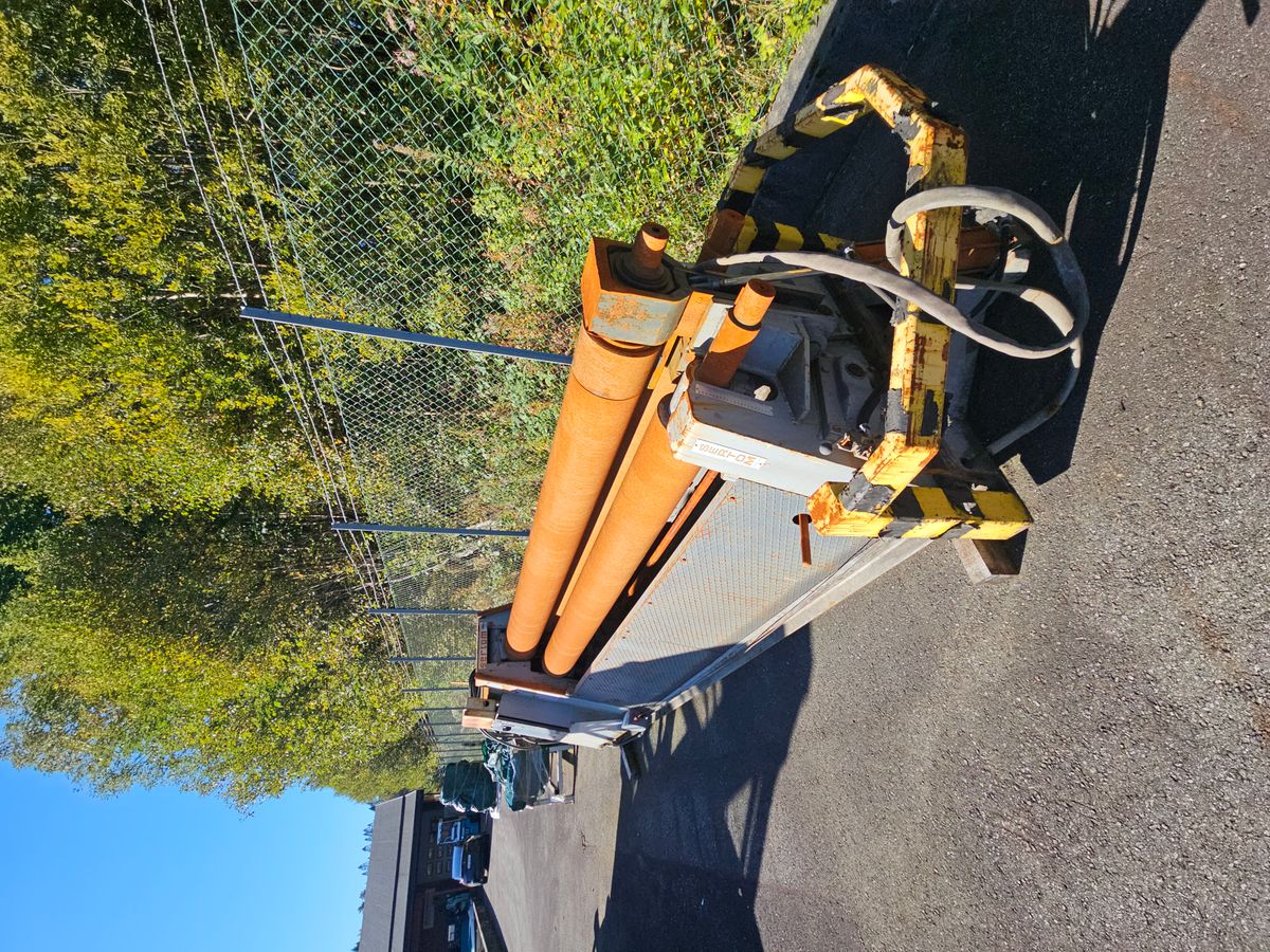 HACO hydraulisk kantpresse og Sertom/BF1 hydraulisk valse selges som de står
